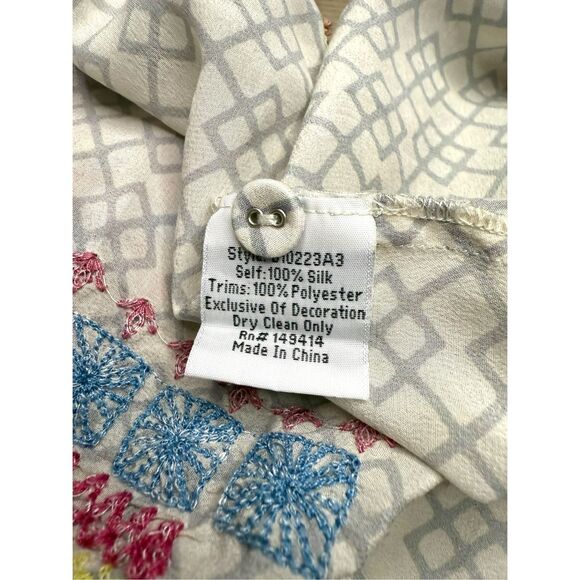 Johnny Was Biya Katie Blouse Women’s Medium 100% Silk Floral Embroidered Top - Picture 9 of 9